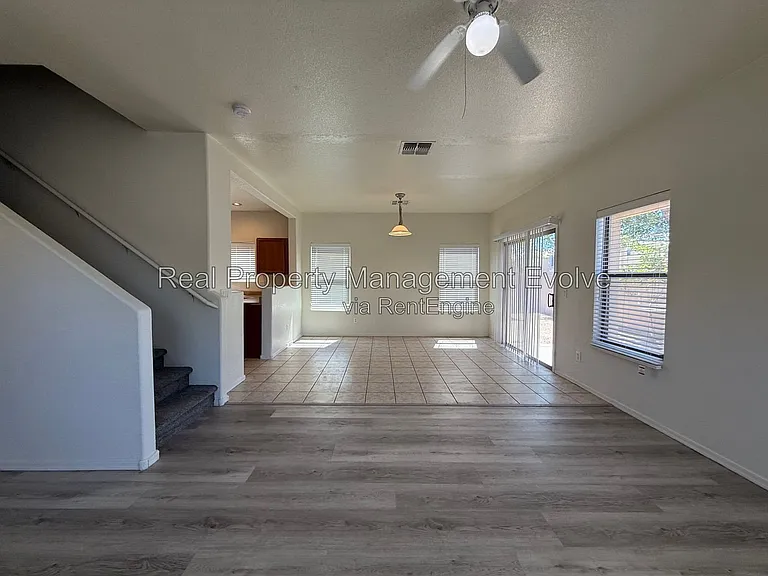 9503 N 82nd Ln — Photo 4