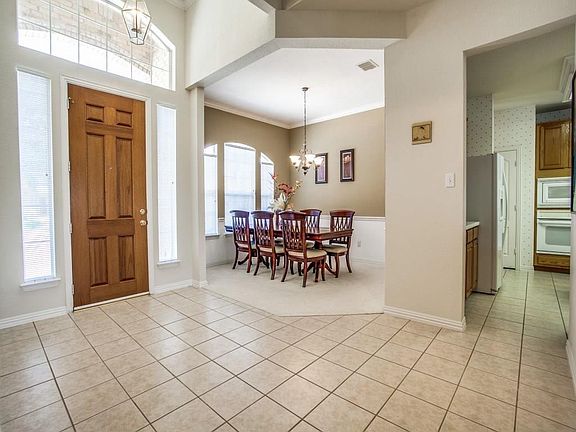 3rd image of 4528 Southpointe Dr