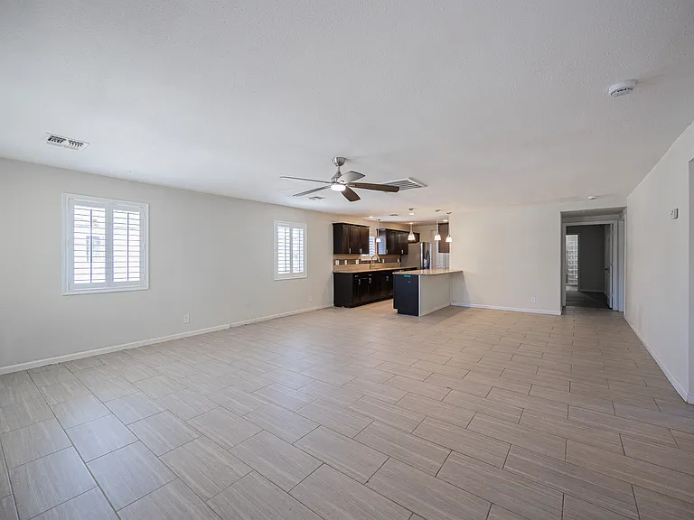 1332 E Whitton Ave — Photo 5