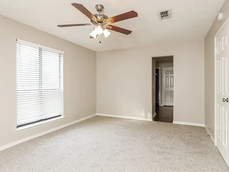 8315 Crosswind Rd — Photo 8