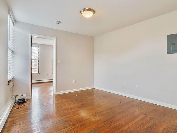 5th image of 197 Newark Ave #2