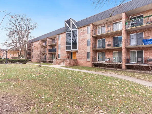 1001 N Mill St APT 205, Naperville, IL 60563