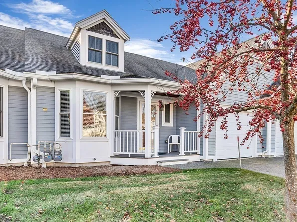 7 Strawberry Ln #C, Hudson, MA 01749