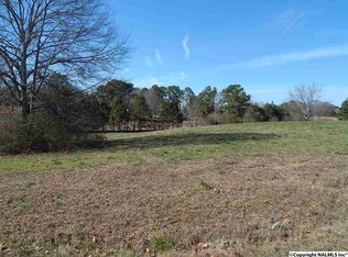 Locust Dr, Arab, AL 35016