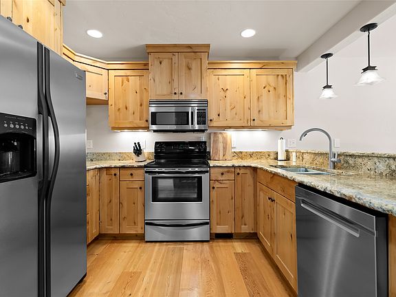 3rd image of 675 Copperwood Ct