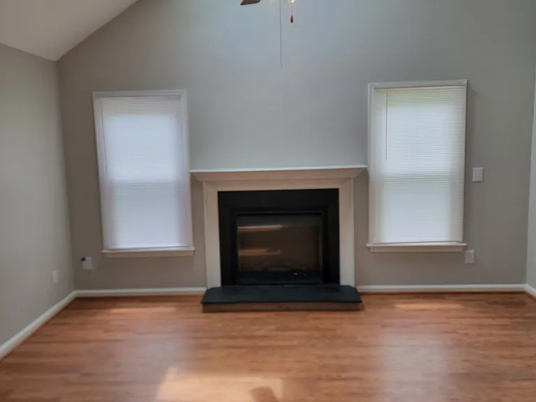 904 Alewife Ct — Photo 3