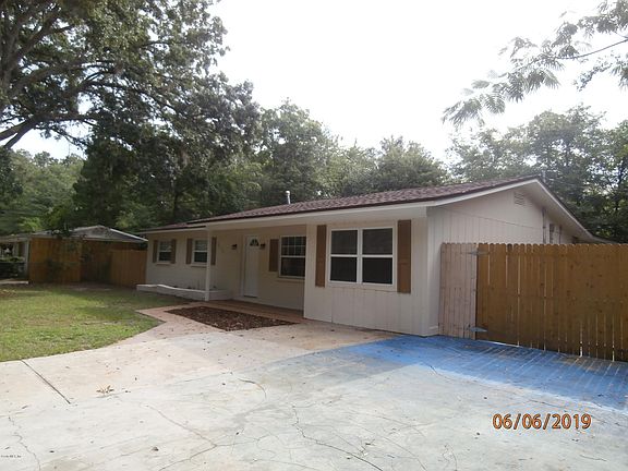 3rd image of 3819 NE 11th Ter