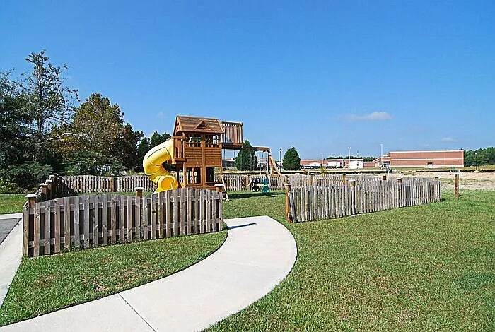 421 Hosea Ct — Photo 36