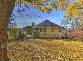 1001 Jackson Ave, Saint Charles, IL 60174