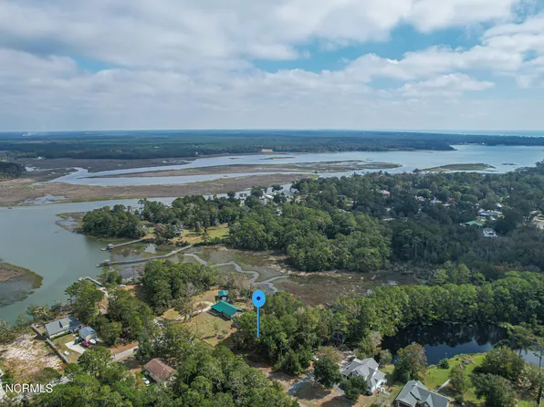 214, 214a Riverside Drive SW, Varnamtown, NC 28462