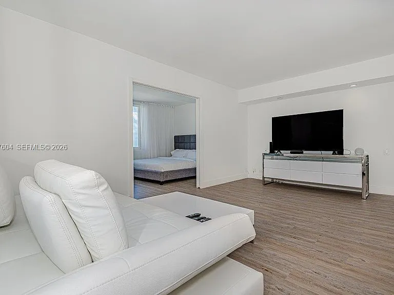 2301 Collins Ave #1528 — Photo 3