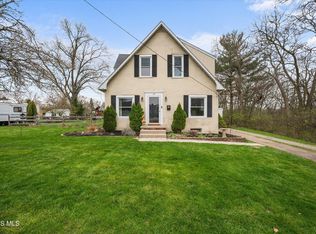 117 Central Ave, Rossford, OH 43460