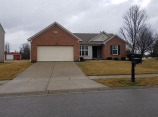 992 Shephard Woods Ct, Batavia, OH 45103