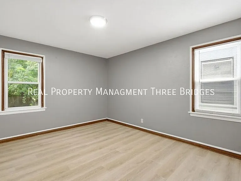 249 S Hartnett Ave — Photo 7