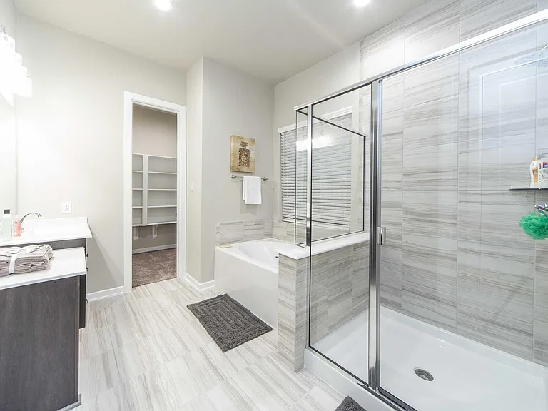 8719 Fox Trail Dr — Photo 18