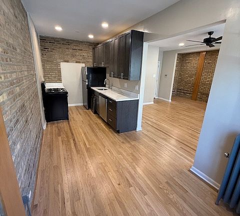 5th image of 6150 N Winthrop Ave APT 102