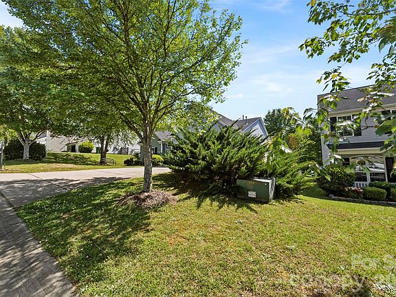 4th image of 40 Ashton Bluff Cir