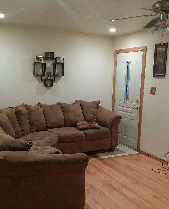 2nd image of 3627 Linden Rd