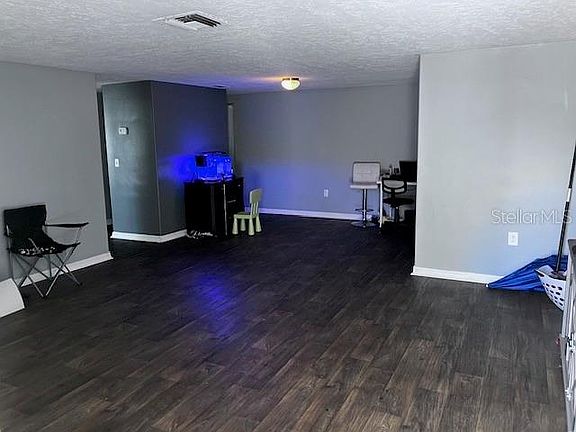 3rd image of 3841 Chaffey Dr