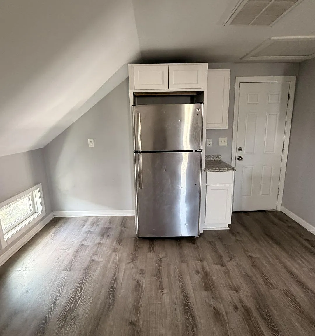 2 bed, 1100 sqft, $1,550 — Photo 2