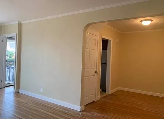 5th image of 114-04 204th St