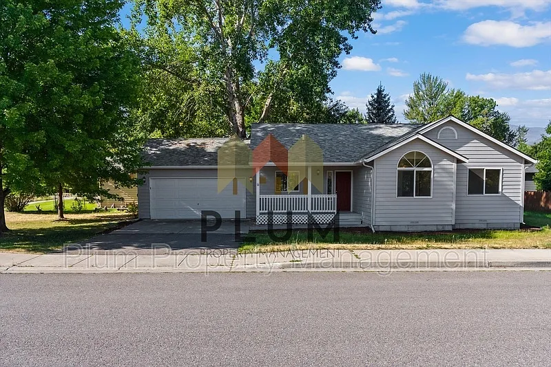 5449 Golf Dr