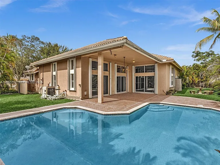 11335 Lake Shore Dr — Photo 28