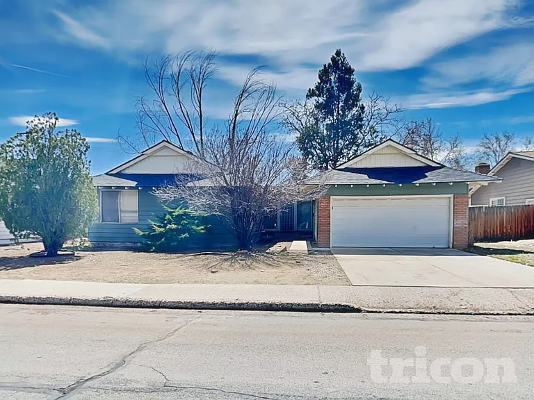 1645 Vance Way — Photo 1