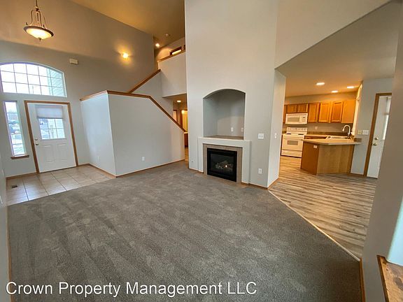 5th image of 4537A Maple Ln