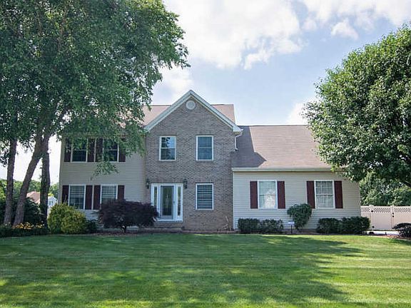 2nd image of 1594 Penbrook Ct
