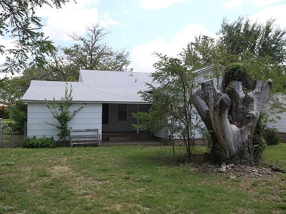 4th image of 1435 Oak St