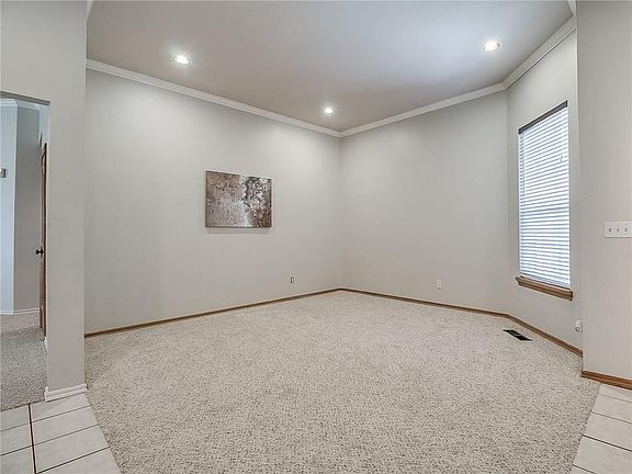 5th image of 2925 Berkley Dr