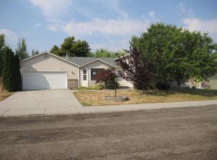 865 W Greenhead St, Meridian, ID 83642