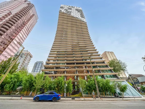 1568 Alberni St #1302, Vancouver, BC V6G 1A5