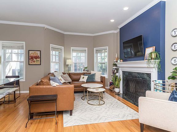 3rd image of 1948 N Hudson Ave #2
