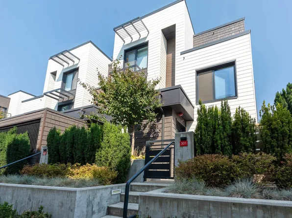 606 Foster Ave #301, Coquitlam, BC V3J 0L5