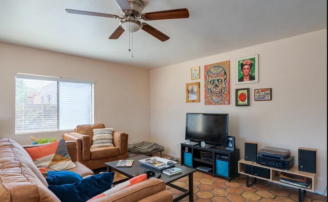 2 bed, 1050 sqft, $1,200 — Photo 4