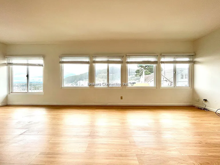 1649 12th Ave #8 — Photo 11