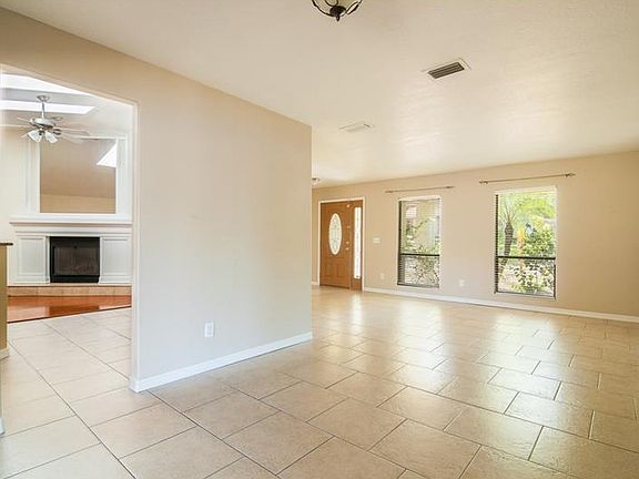 2nd image of 2615 Sunnyside Cir