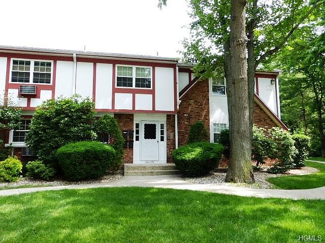 1st image of 146 Doxbury Ln
