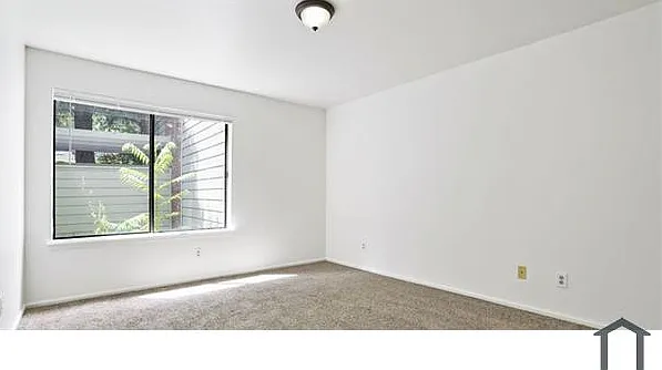 2727 Folsom St — Photo 7