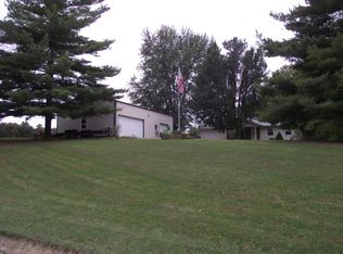 19099 N State Highway 32, Shumway, IL 62461