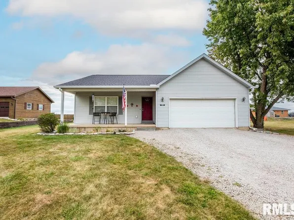 105 S Reiter St, Benson, IL 61516