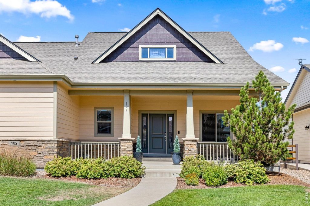 102 Kitty Hawk Dr