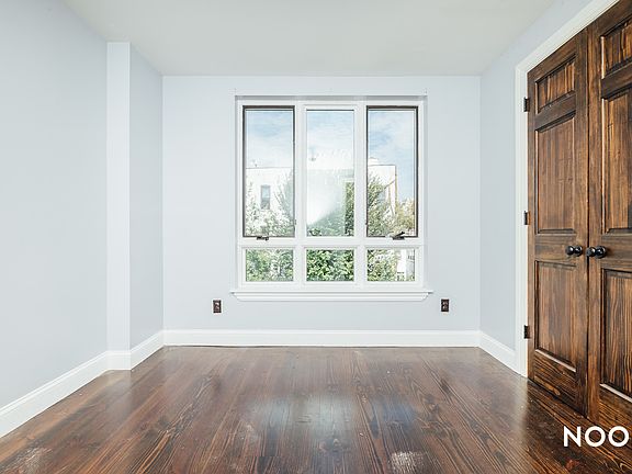 5th image of 1027 President St APT 2B