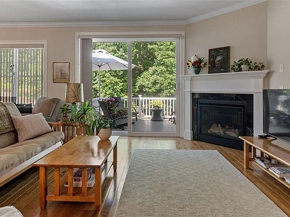 4th image of 107 Old River Rd #22