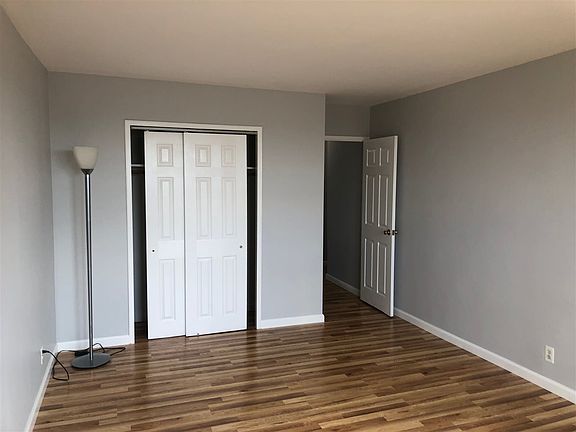 5th image of 225 Saint Pauls Ave APT 12T