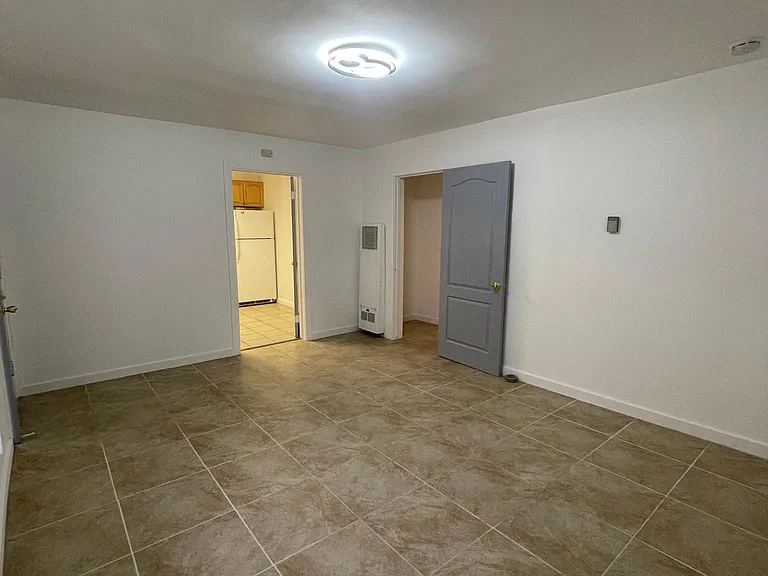 217 E Taylor St — Photo 17