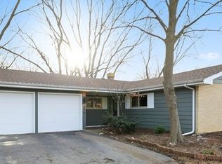 2S215 Lloyd Ave, Lombard, IL 60148