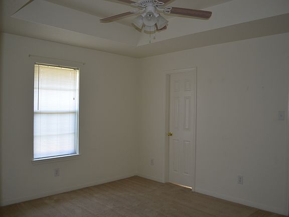 2nd image of 904 Rebecca Ln #B